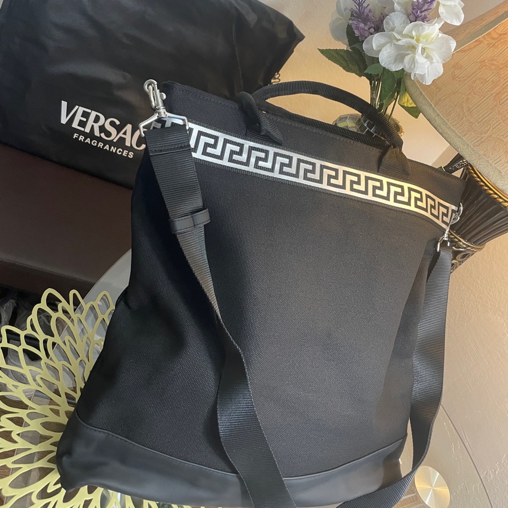 Versace - Picture 11 of 15